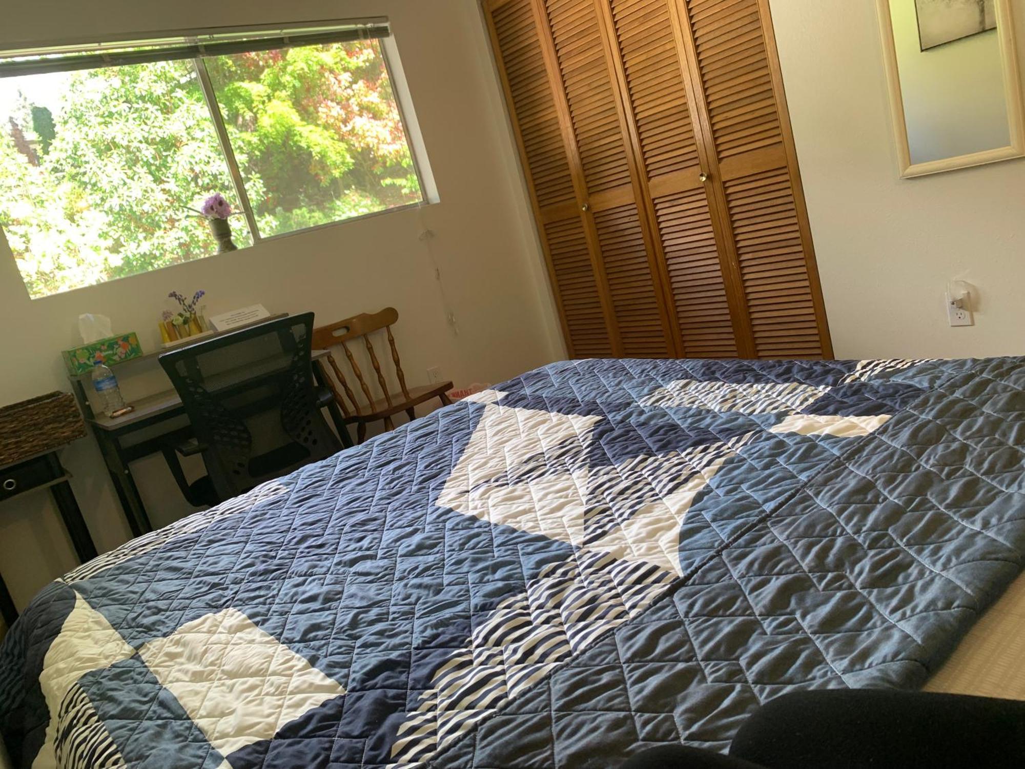 Gardenview Queen-size Bedroom Redmond